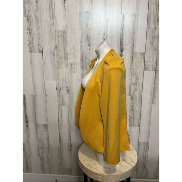 Pretty little thing yellow cape blazer size 4 - Picture 7 of 9